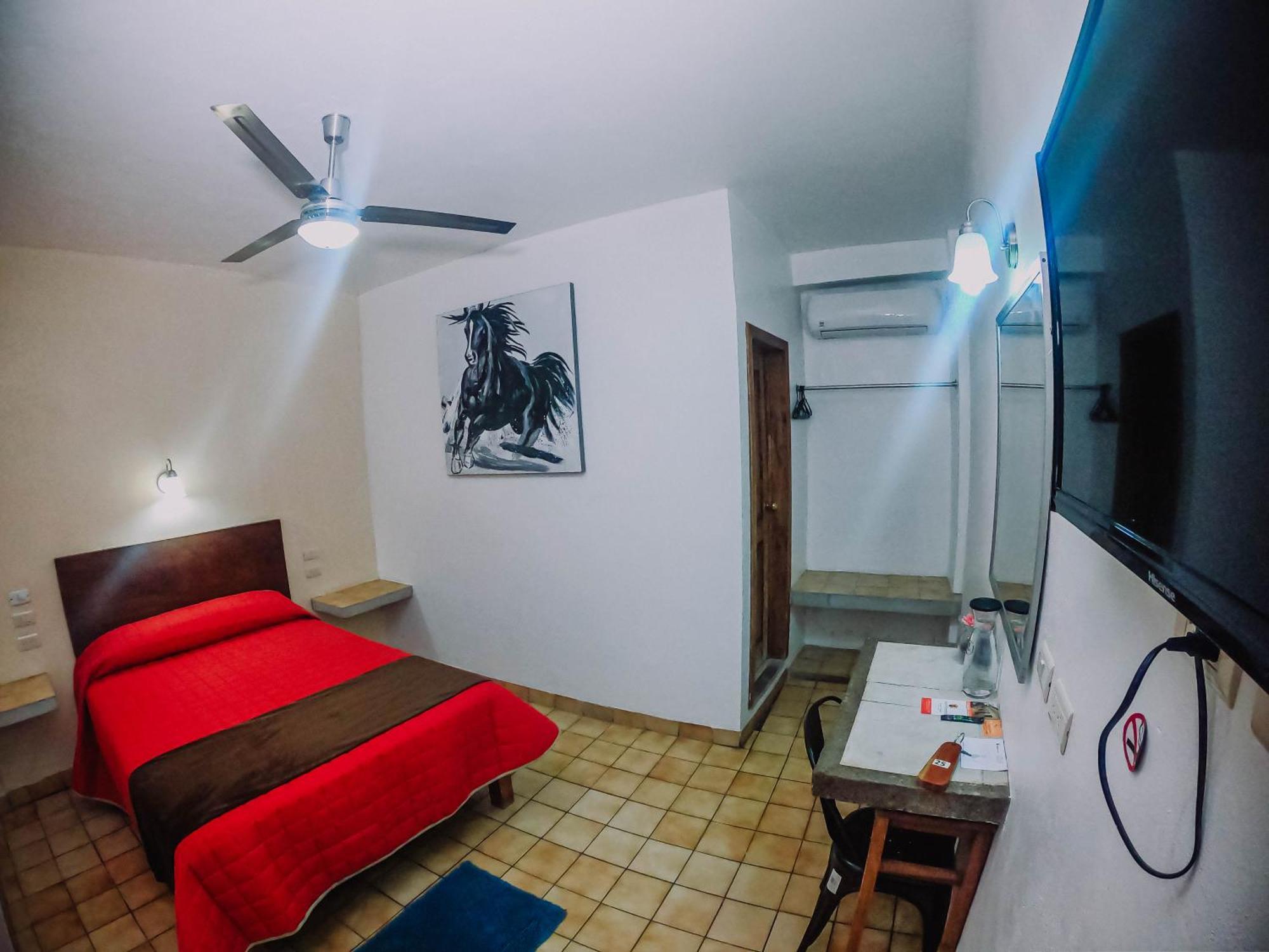Hotel Cervantino Тапачула Экстерьер фото